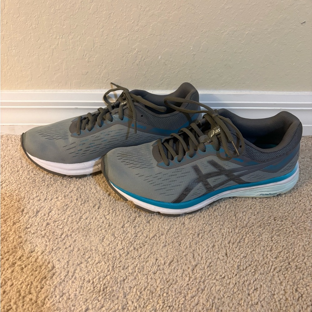 ASICS Running Shoes - Picture 2 of 4